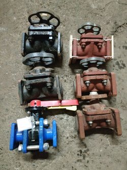 Клапан (вентиль) запорный чугунный футерованный фторопластом Ру 10 Ду 32 15ч75п2.